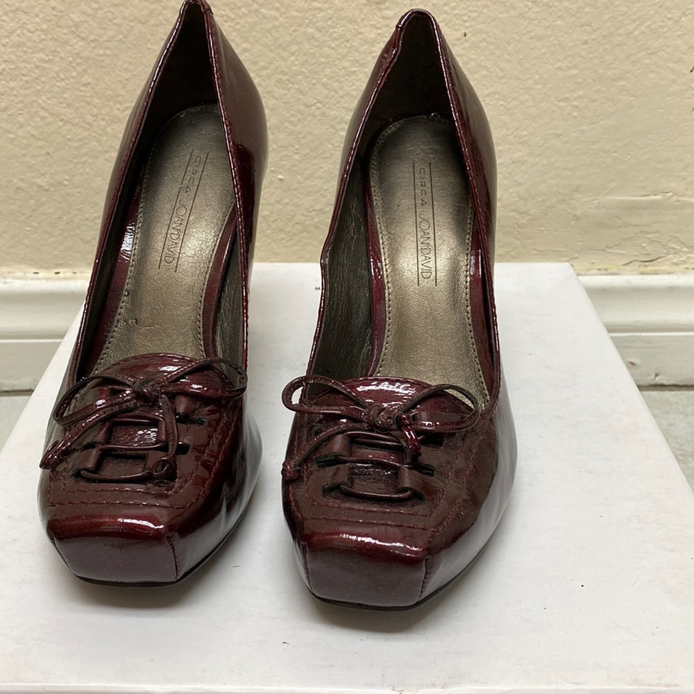 Maroon size 6 high heel circa Joan and david